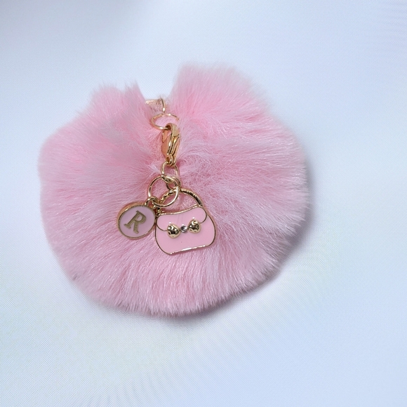 ✨ Everyday Luxe Fluffy Heart Bag Charm – Pink & Gold ✨ - Picture 2 of 5